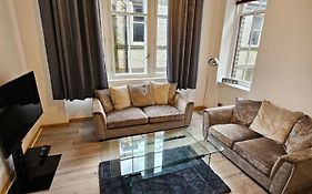 65 Renfield St 2 Bed Apartment